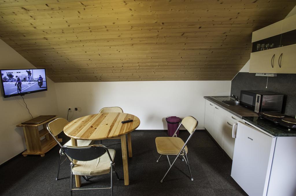 Penzion A Apartmany Skipark Hrabesice Krasne Exterior foto